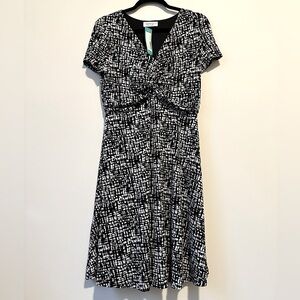 NWT Kaileigh Elisia Knot Twist Front Dress, Size Medium, Black White New